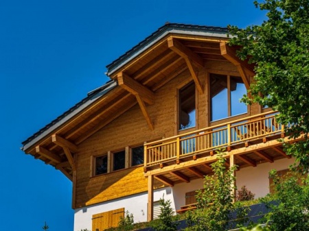 Comment réussir la rénovation de votre chalet à La Boissière ?